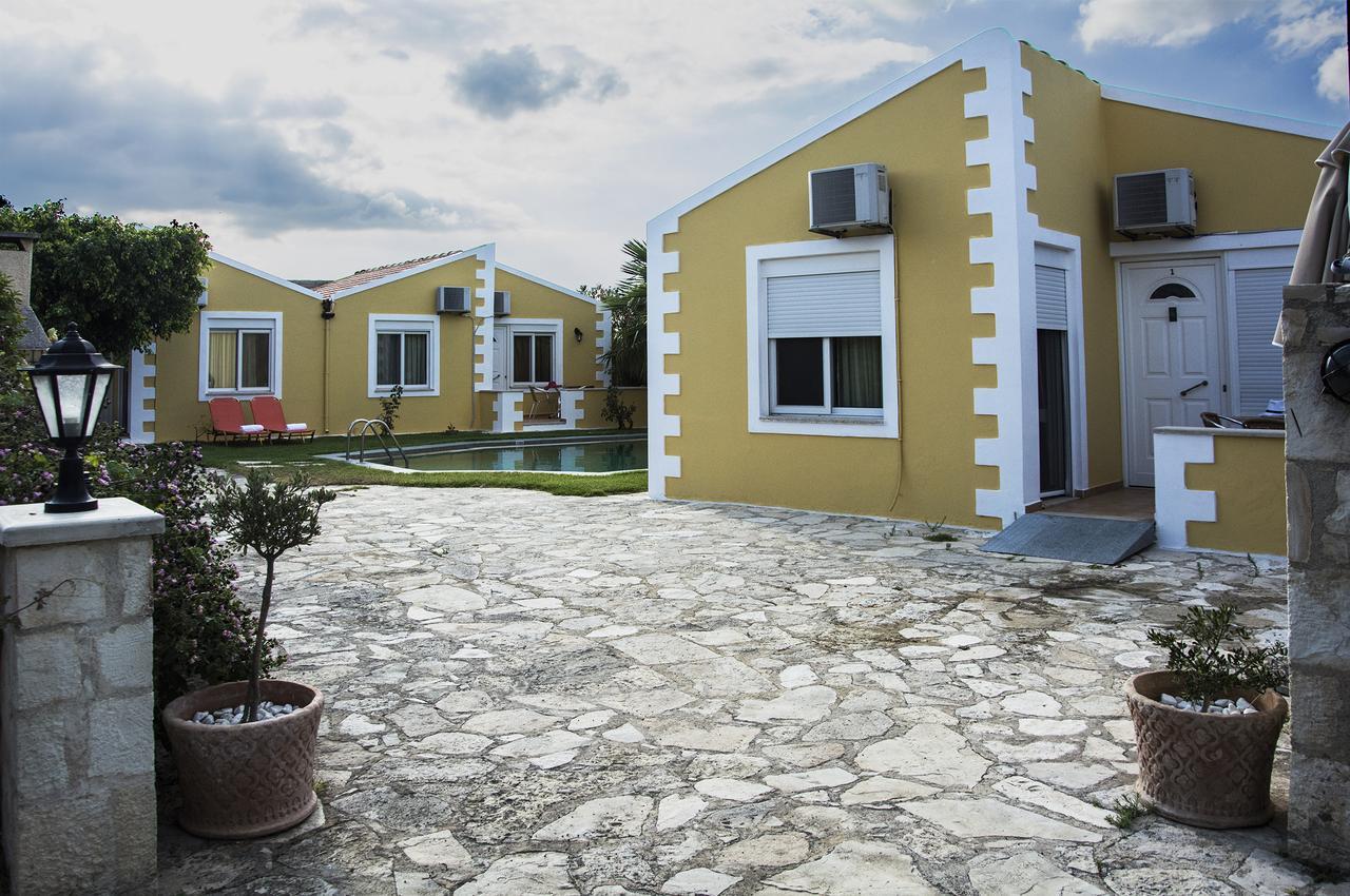 Plakalona Apartments 에그자폴리스 외부 사진